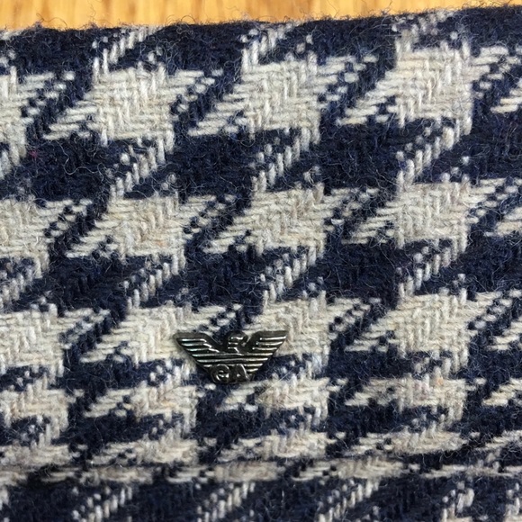 Armani Jeans Women’s wool blend Plaid Blazer Sz 40 IT or small US - Picture 5 of 10